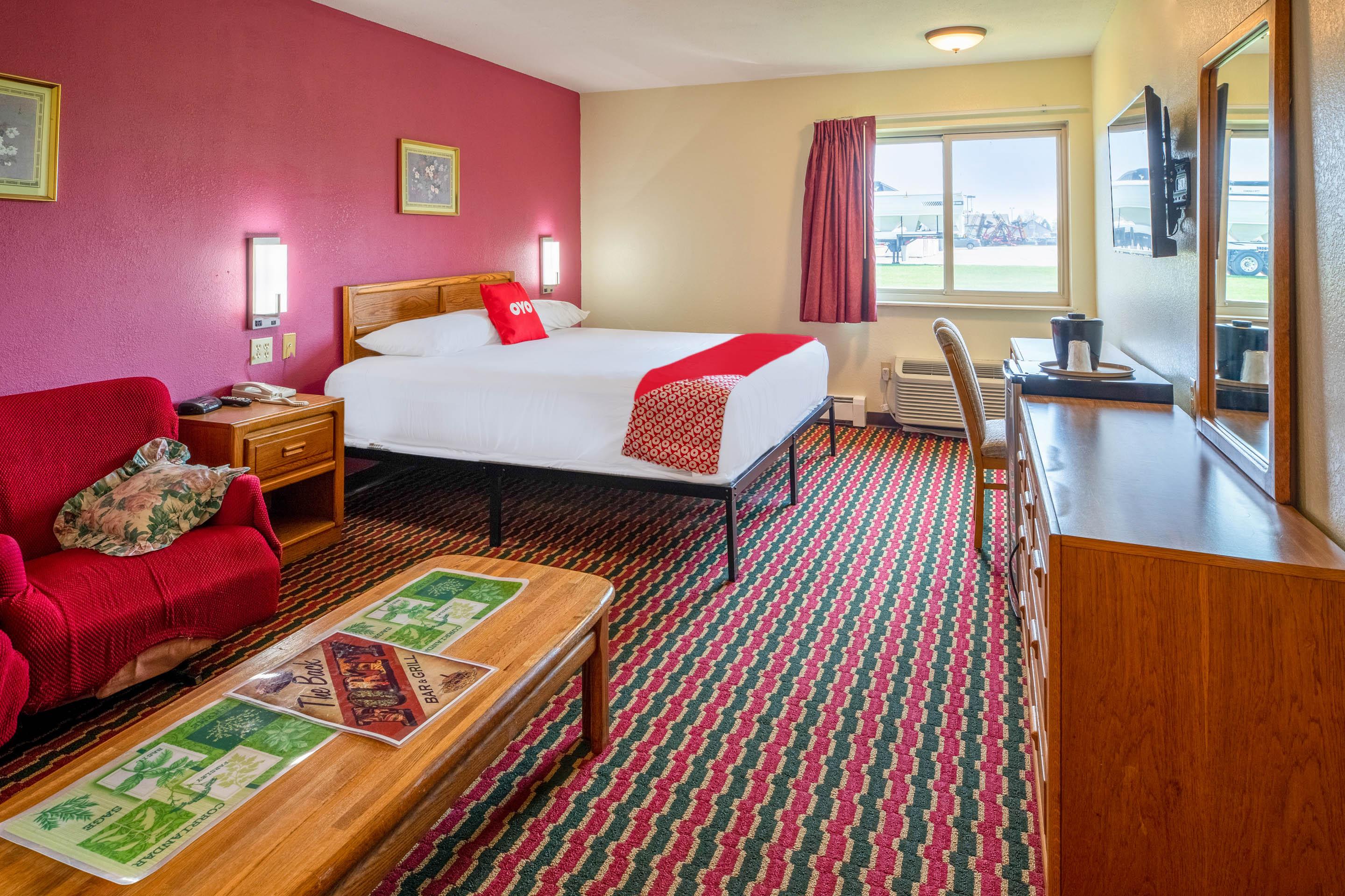 Oyo Hotel Chesaning Route 52 & Hwy 57 Bagian luar foto