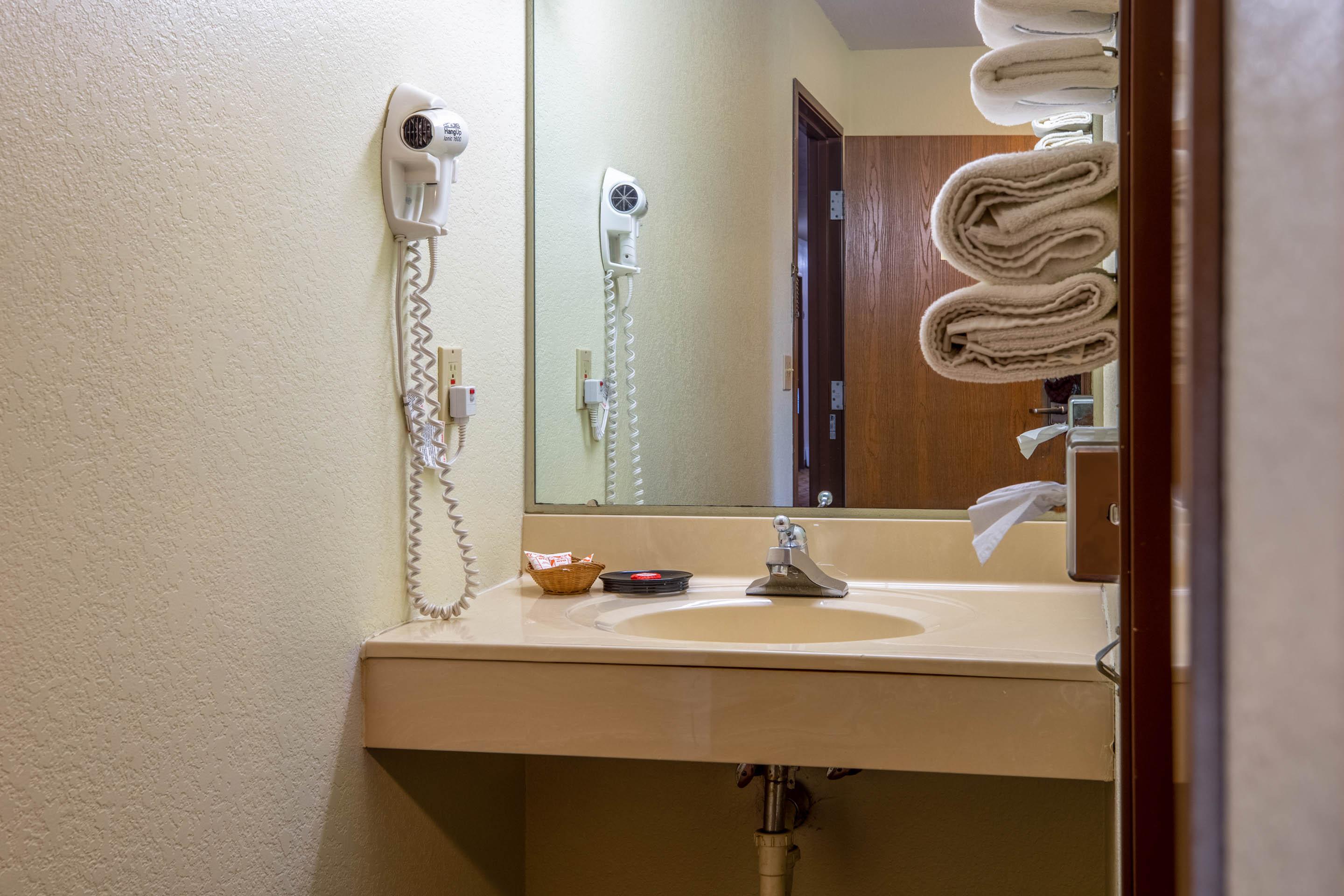 Oyo Hotel Chesaning Route 52 & Hwy 57 Bagian luar foto