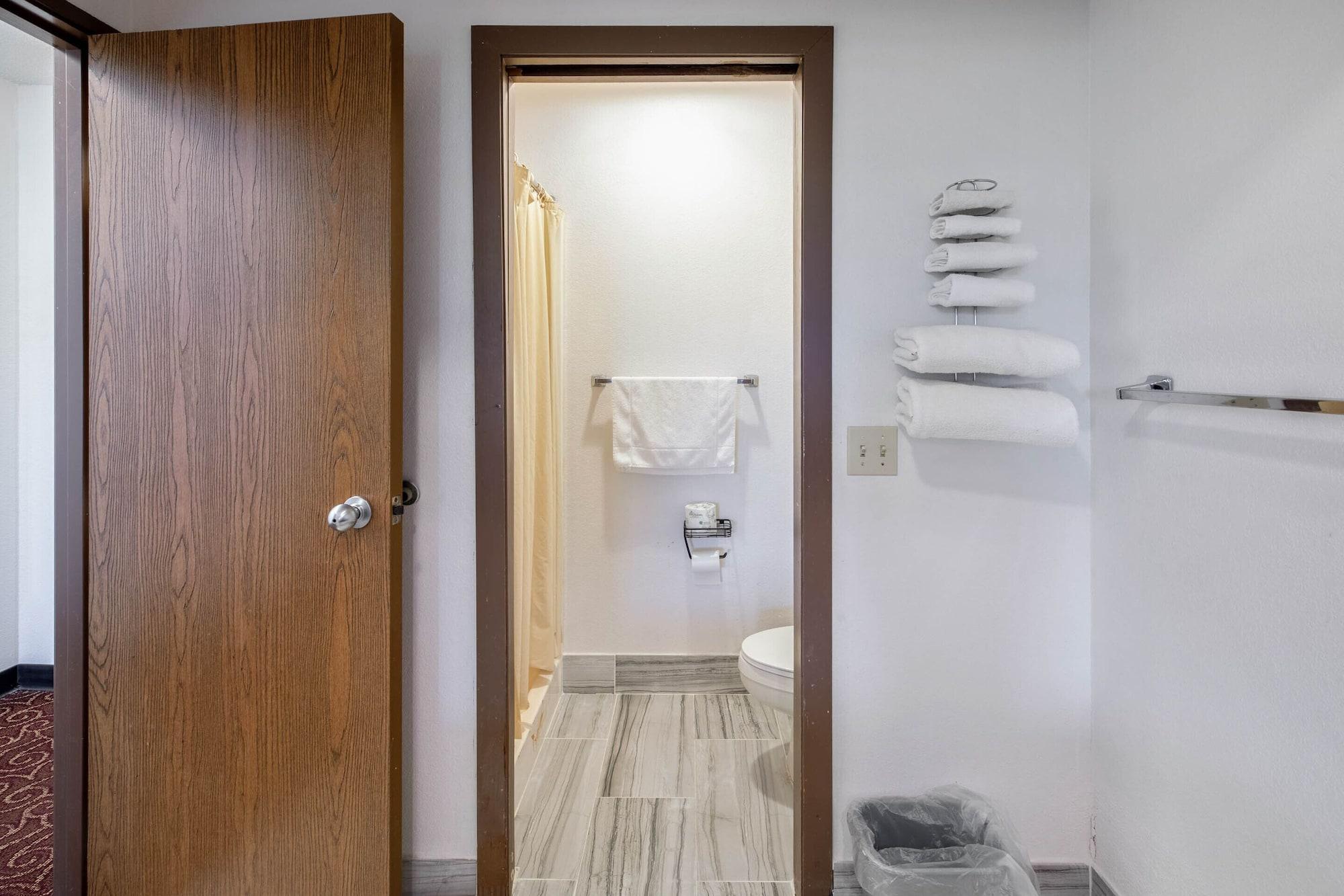 Oyo Hotel Chesaning Route 52 & Hwy 57 Bagian luar foto