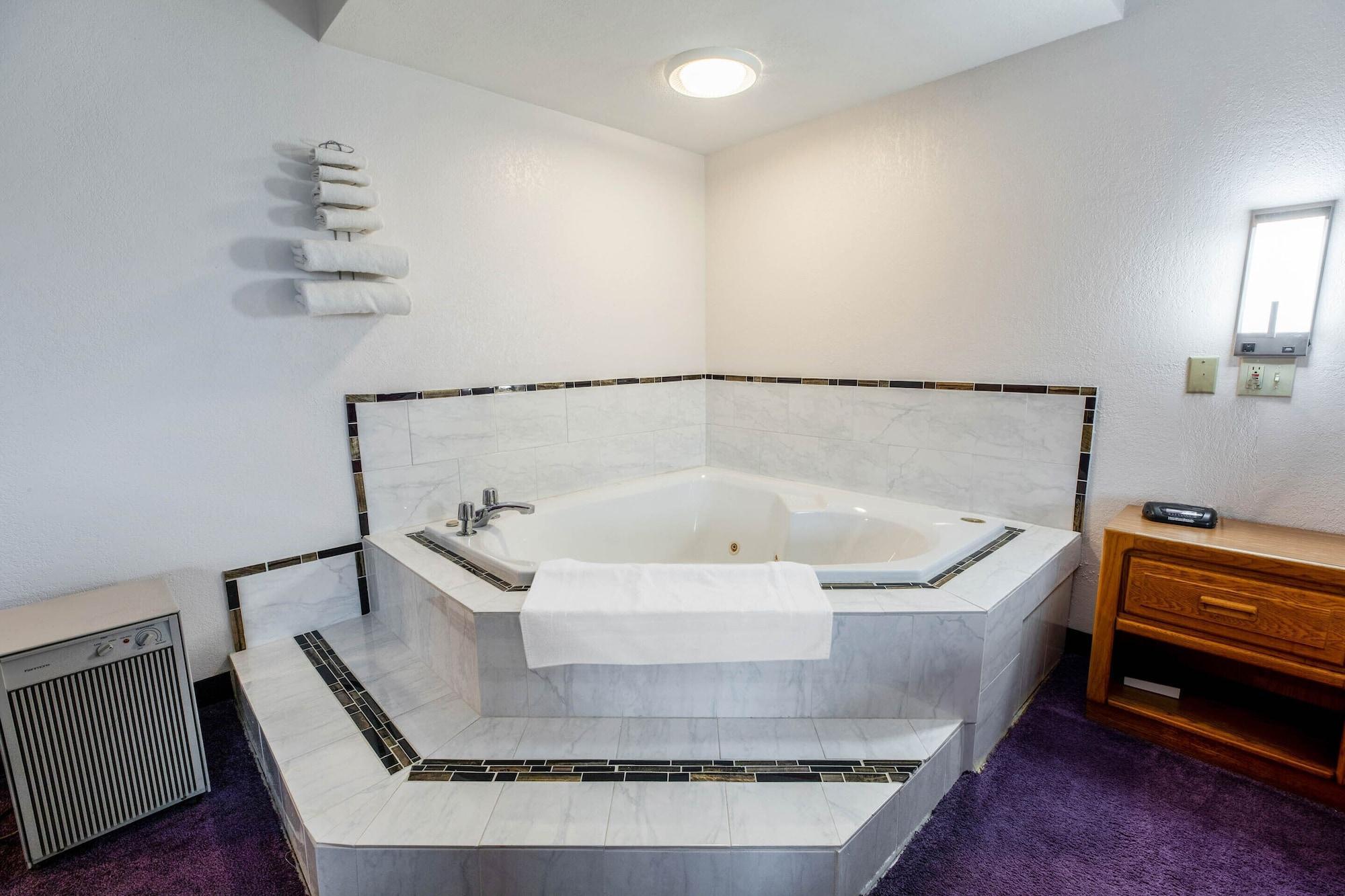 Oyo Hotel Chesaning Route 52 & Hwy 57 Bagian luar foto