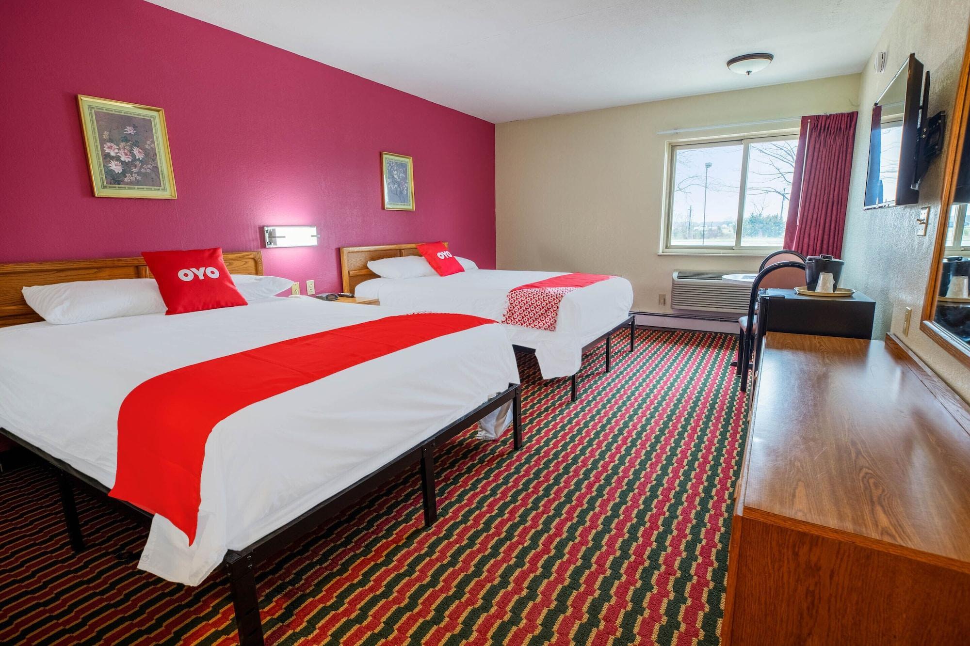 Oyo Hotel Chesaning Route 52 & Hwy 57 Bagian luar foto