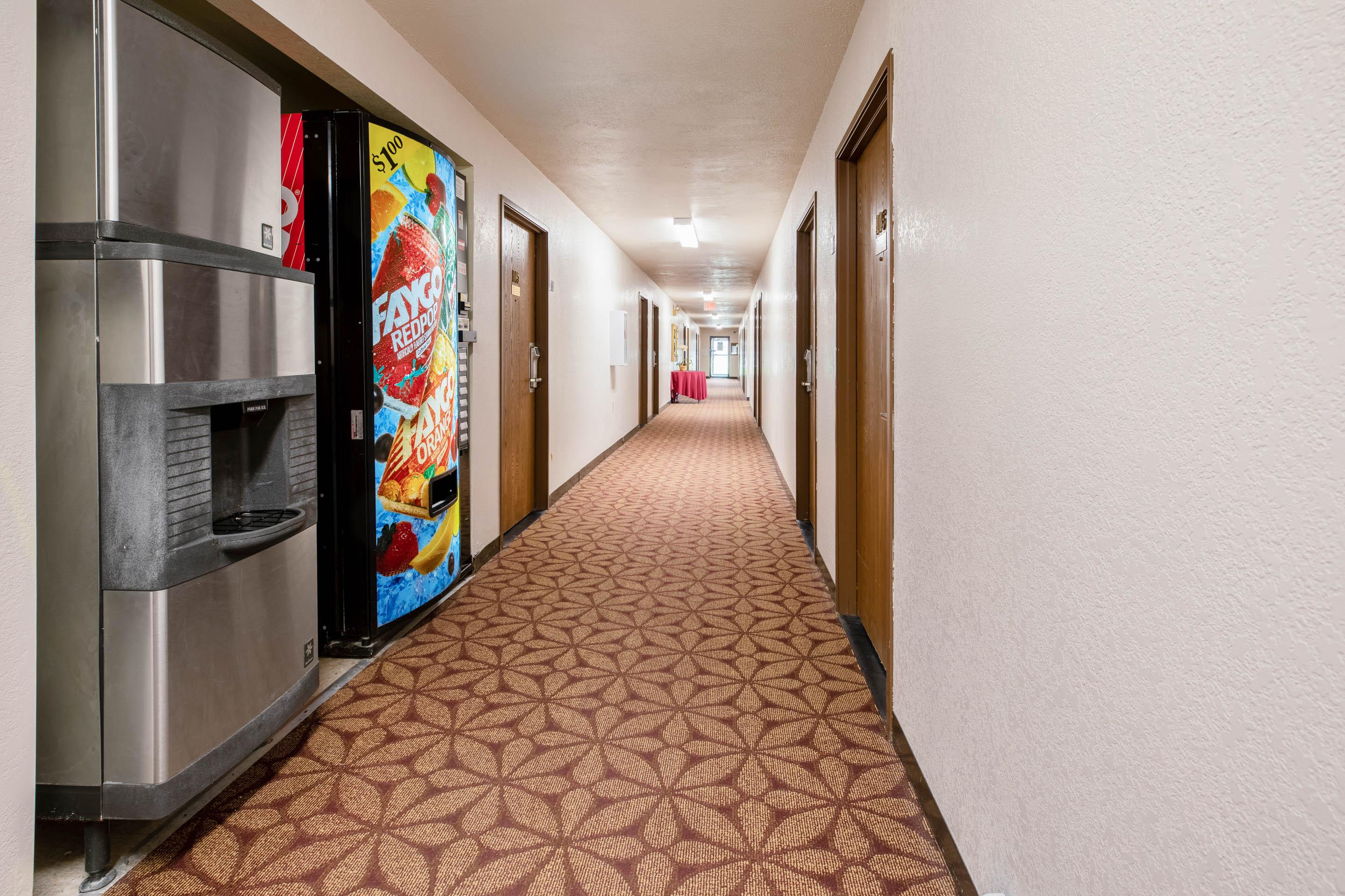 Oyo Hotel Chesaning Route 52 & Hwy 57 Bagian luar foto