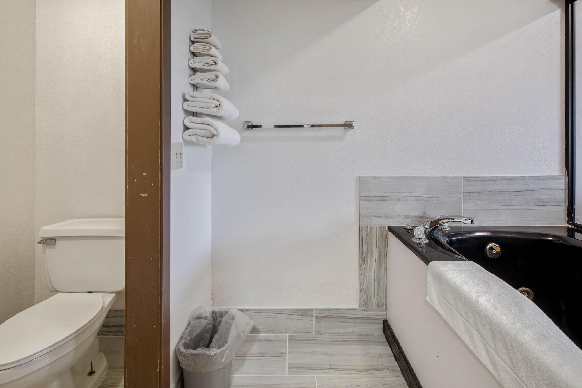 Oyo Hotel Chesaning Route 52 & Hwy 57 Bagian luar foto
