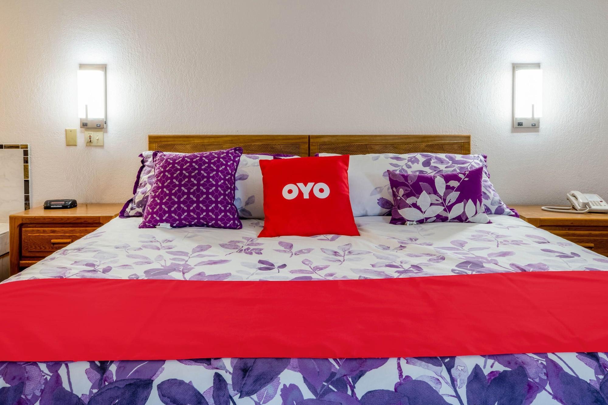 Oyo Hotel Chesaning Route 52 & Hwy 57 Bagian luar foto